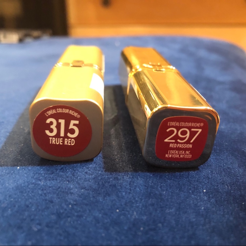 Two L’Oréal Paris Colour Riche Lipsticks